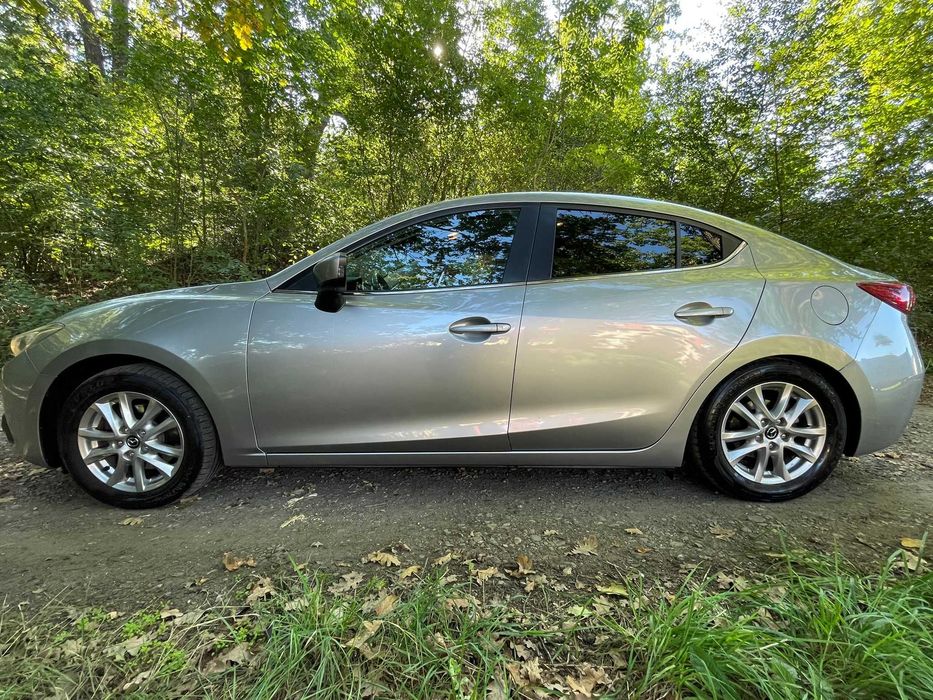 Mazda 3 Sedan 2.2 SkyActiv-D – Echipare Attraction | 2014 | Revizii la zi + 1 Set Jante Aliaj EXTRA