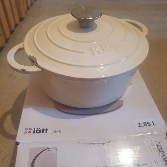 Ceaun din fonta emailata 2.8L, Lätt Home, cu capac 22 cm, alb