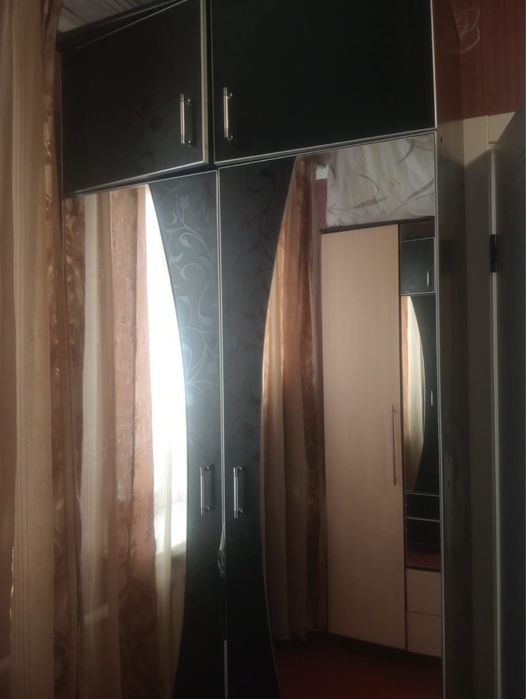 Срочно продам 2 шкафа для одежды