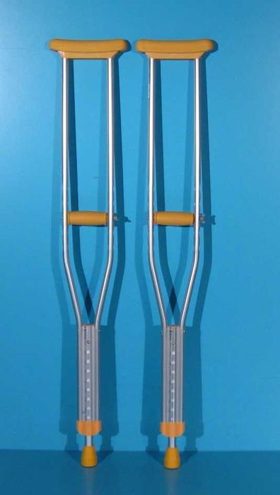 Carje cu sprijin subaxilar din aluminiu reglabile NOI / set 2 buc