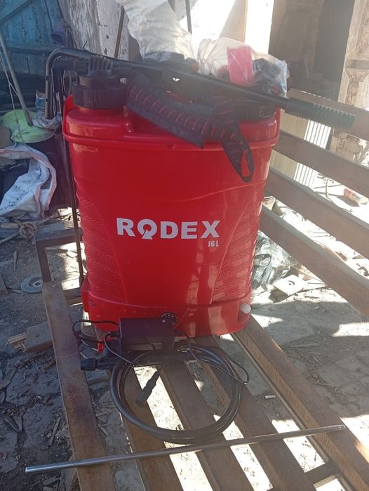 Аккумуляторный распылитель.