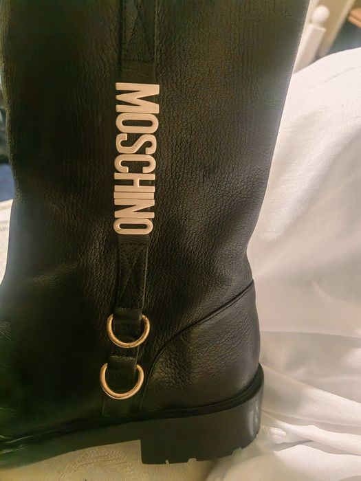 , Оригинални ботуши MOSCHINOЕстествена кожа