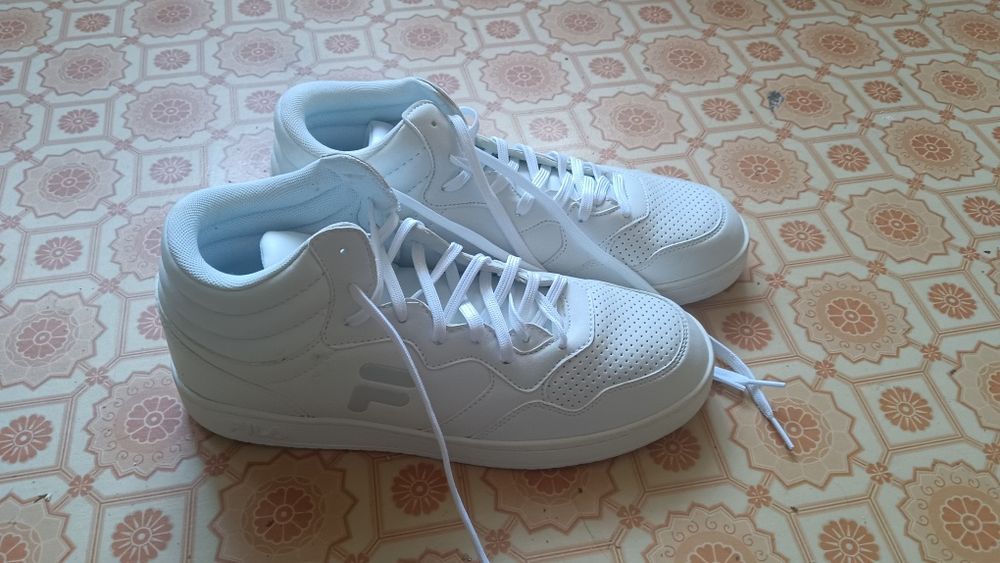 Продам кроссовки Fila качество европа