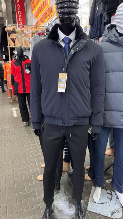 Манекены и вешалки