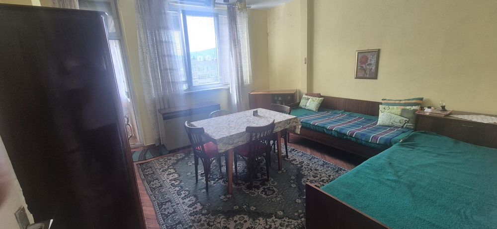 Продава се много стаен апартамент