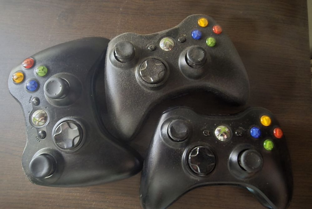 Vand joystick Xbox 360 pentru PC (3 buc.)