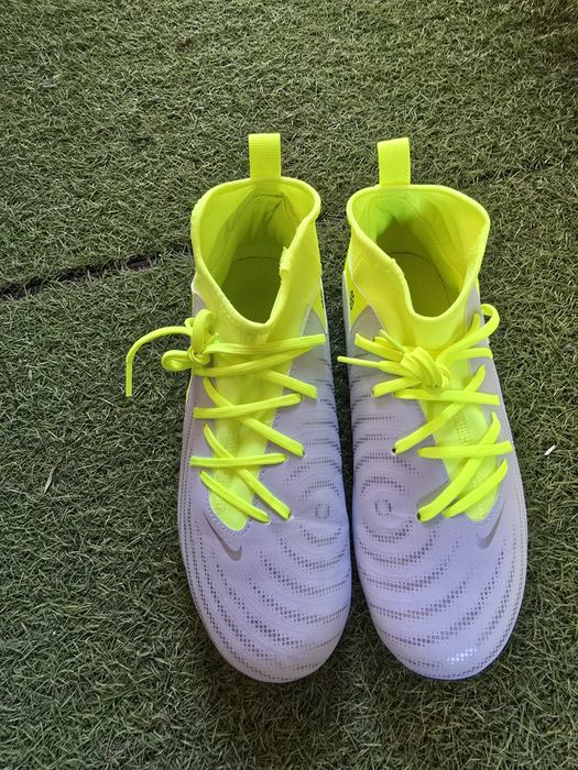 Футболни бутонки Nike JR PHANTOM LUNA II ACAD FG/MG - 36 1/2 номер