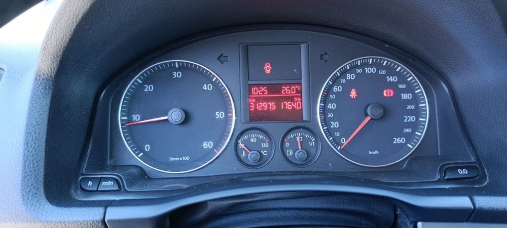 Ofer spre vânzare Volkswagen Golf Variant (combi/break) 1.9 TDI în stare foarte bună!