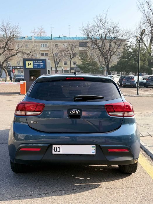 Продается Kia Rio 2018г (82,528 тыс пробег) Цвет Синий Дымчатый