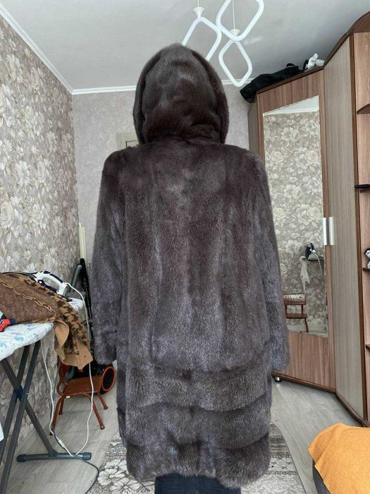 Продам норковую шубу