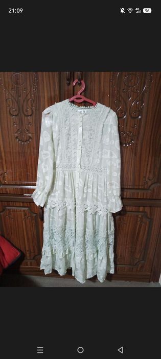 Ayollar koylagi ishlatilgan.lekin juda chiroyli saqlangan.