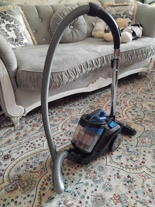 Пылесос. Midea .