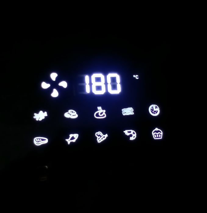 Vand Air fryer 300 lei nou