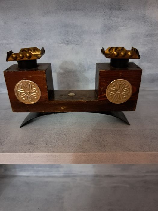 Стар дървен  свещник за 2 свещи