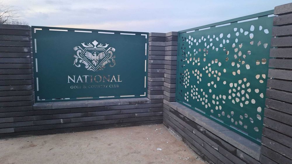 Porti si gard metalice, fier forjat, stil jaluzea, tabla decupata,wpc