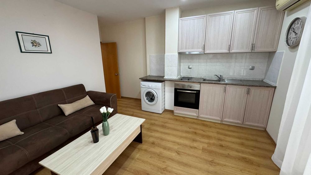 Обзаведен тристаен апартамент в близост до плажа, к-с „Нов изгрев“