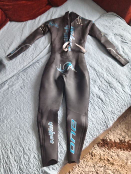 Costum  de Neopren