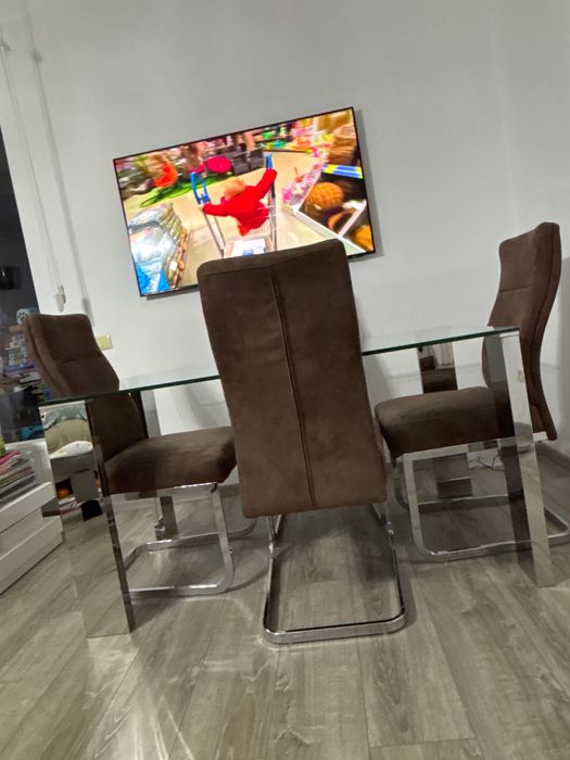 Vând masă și scaune Mobexpert!