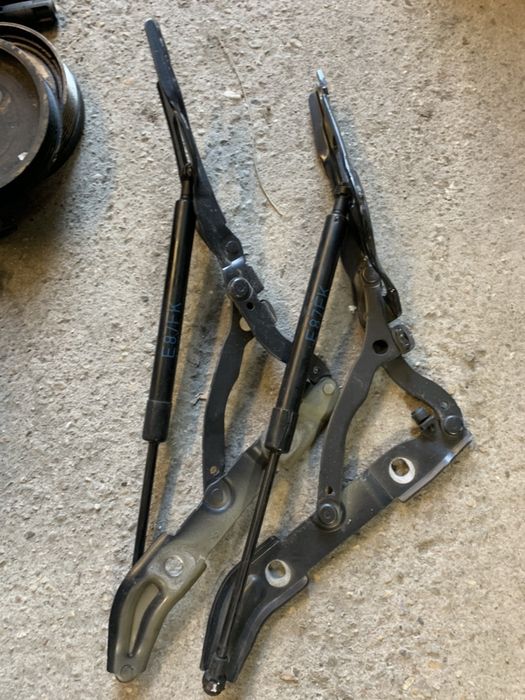 Balamale capota fata spate bmw e46 e87 e90 e92 amortizor capota e90