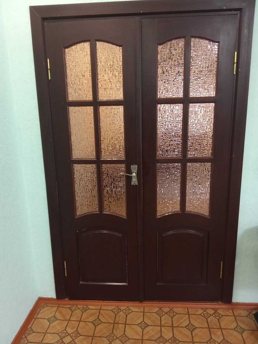 Двери межкомнатные деревянные