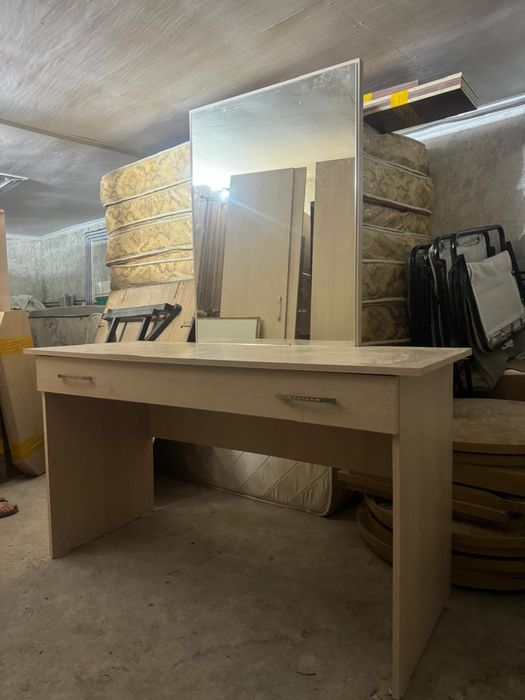 Комод и тумбочка