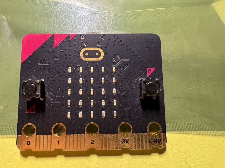 Micro:bit v2 roșu
