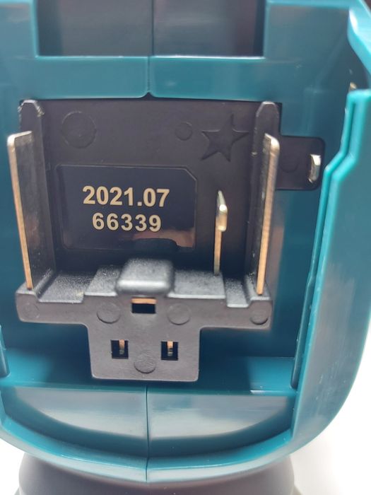 ПРОМОЦИЯ.Акумулаторен компресор Makita  DMP181