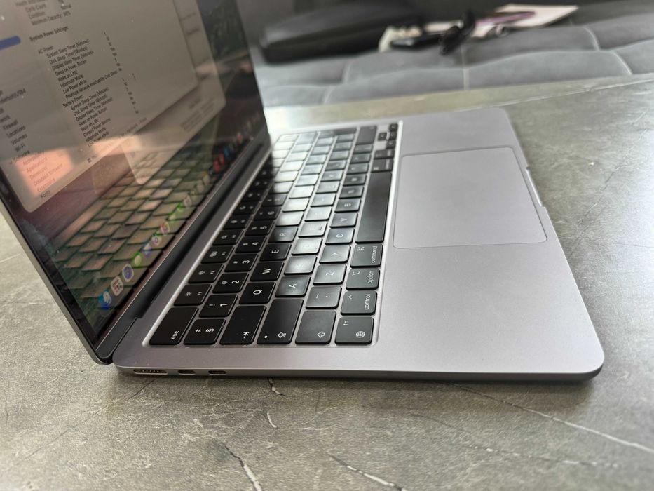 Mac book air M2 Space grey