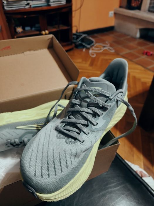 Маратонки за бягане Altra Experience Flow 42.5