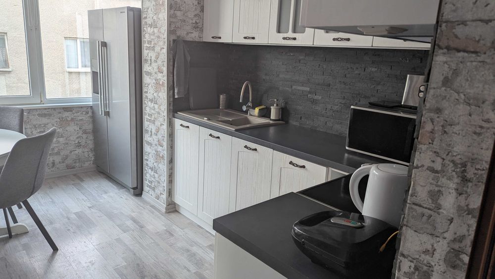 Продава се Четиристаен апартамент в Русе, Център - 101 кв.м за 1436 €/кв.м - Снимка #1