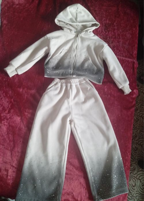 Теплый костюм для девочки