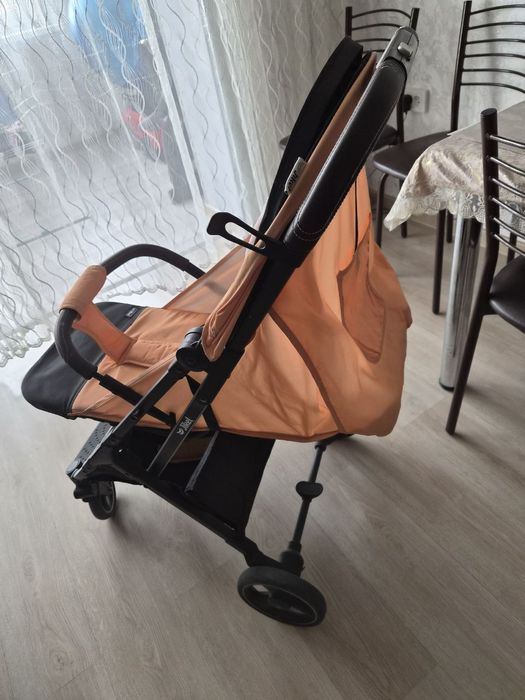 Продается складная,  лёгкая  прогулочная коляска Jikel