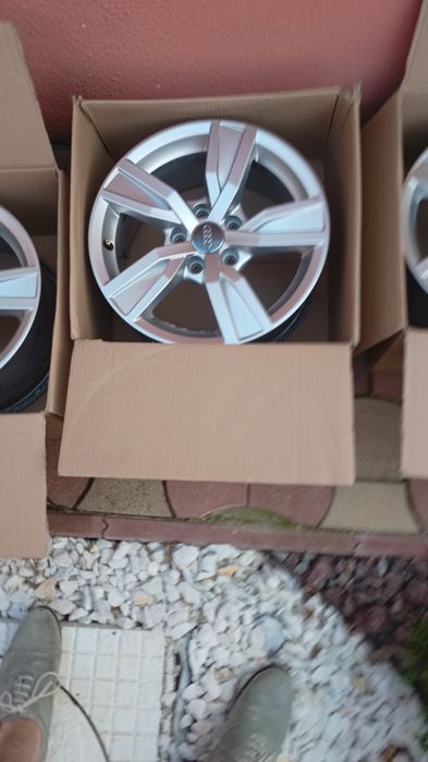 jenti Audi A4 B9 R16