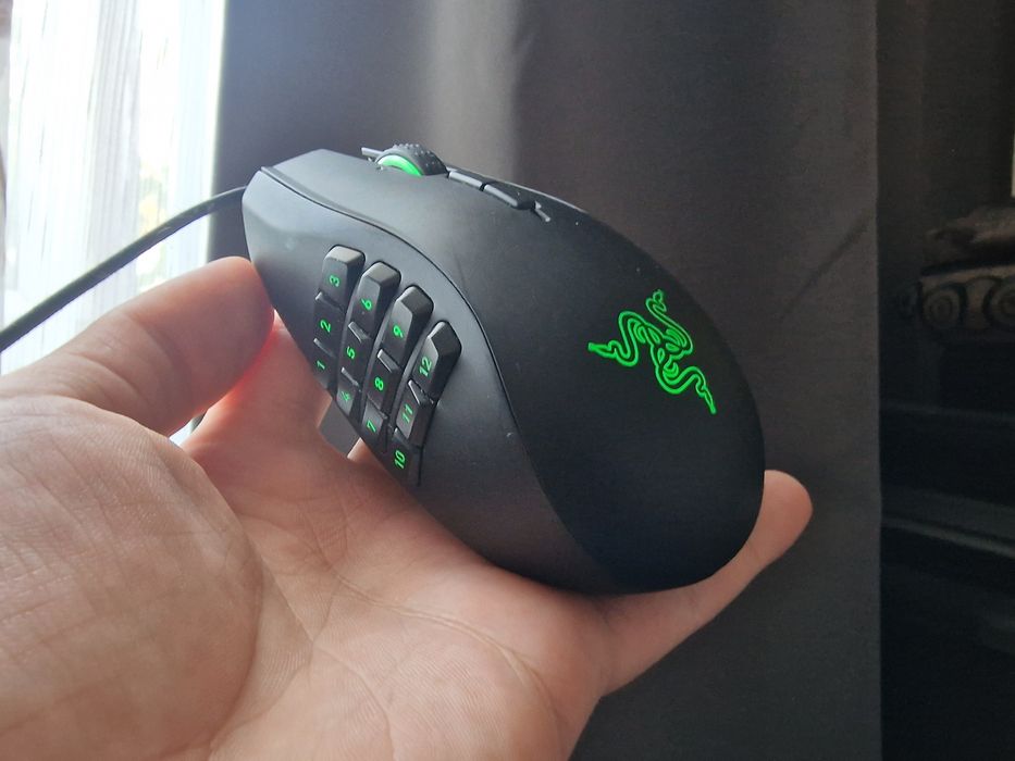 Mouse Gaming Razer Naga 2014 – 19 Butoane (Ideal MMO/MOBA) – Original