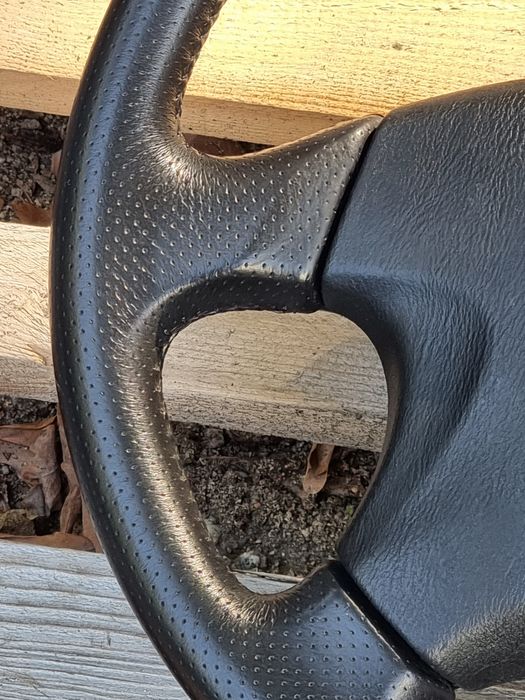 Руль на Subaru Forester  Sg