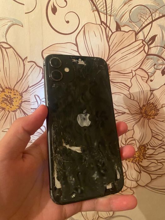 Айфон 11 64гб.