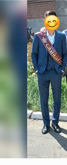 Продам костюм тройка