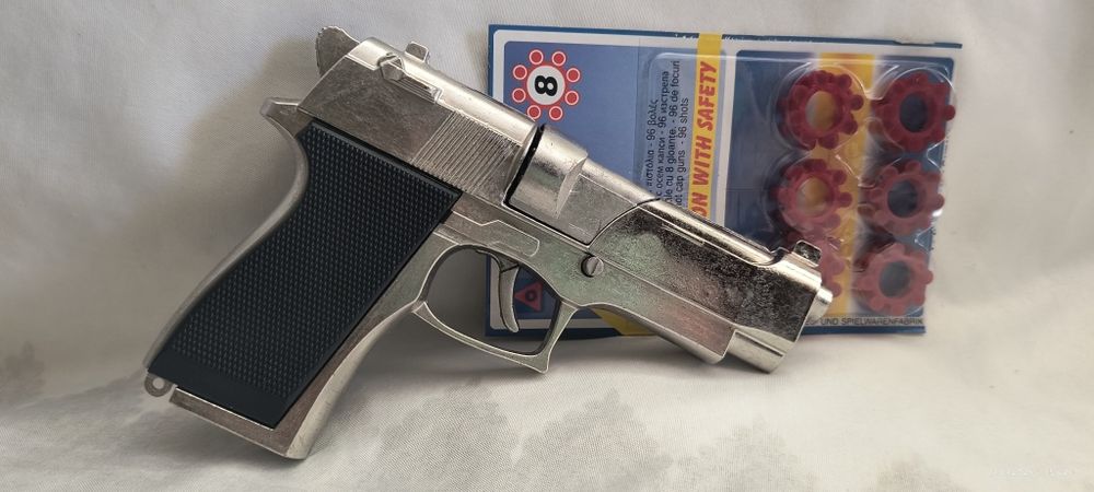Метален пистолет с капси Smith &Wesson 5906