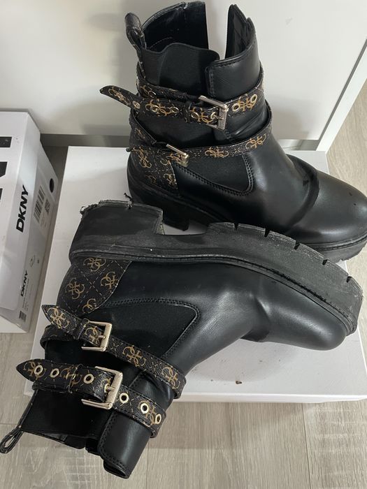 Дамски боти на Guess