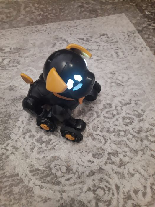 Робот  пёс  чапи