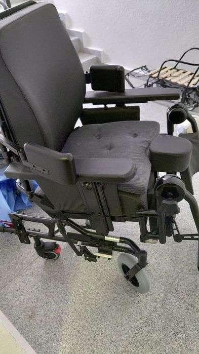 Продам инвалидную коляску