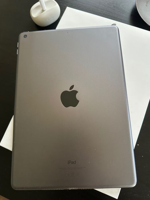 iPad Air 7 (128GB) Impecabil 10/10 Defect + Apple Pencil original + Cutie