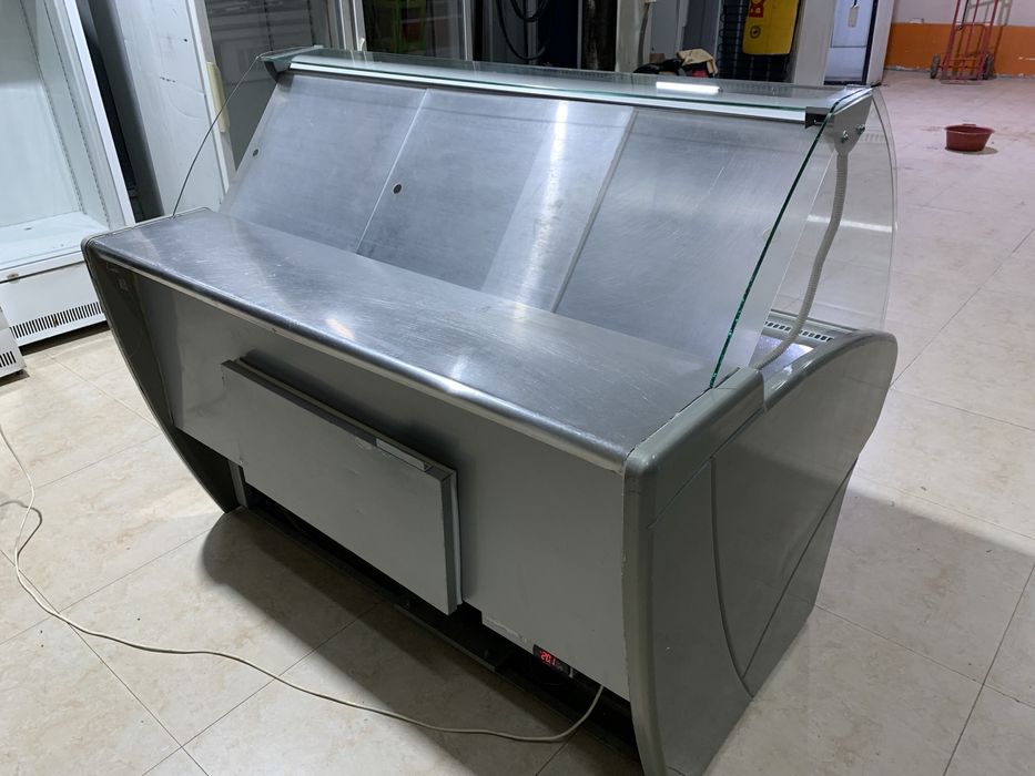 Горизонтальный холодильник / Витринный холодильник