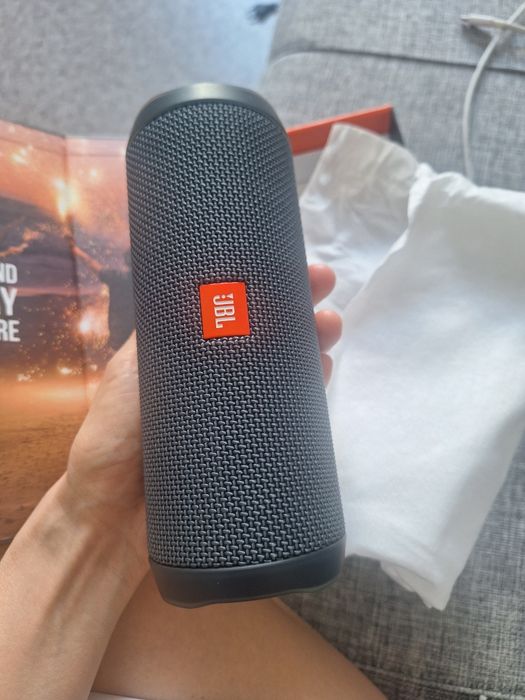 Колонка JBL новая