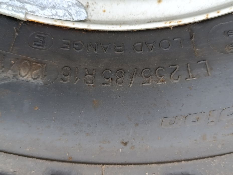 Vând roti Nissan Patrol