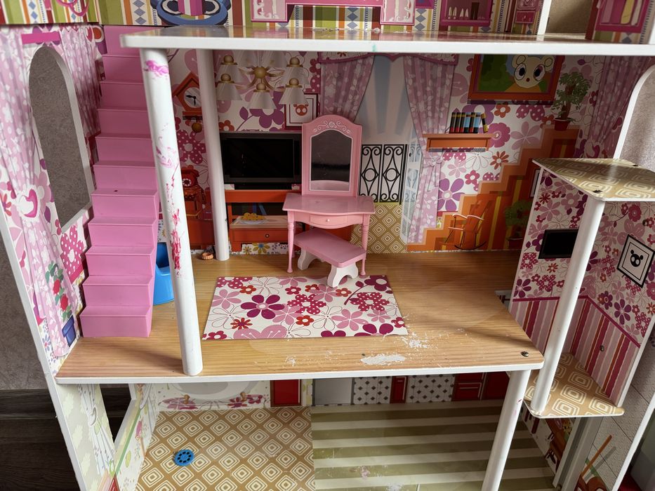 Кукольный домик из дерева