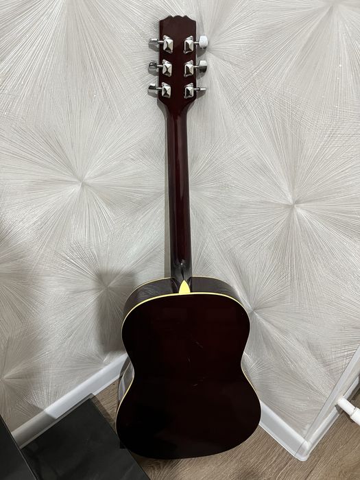 Гитара шестиструнная