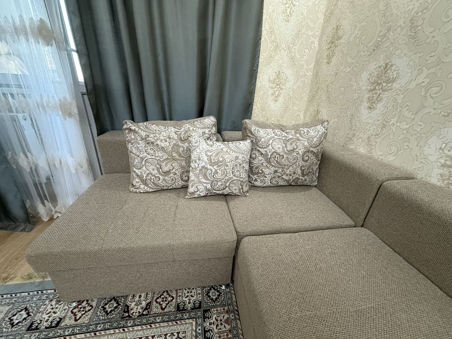 Уголок мягкая мебель