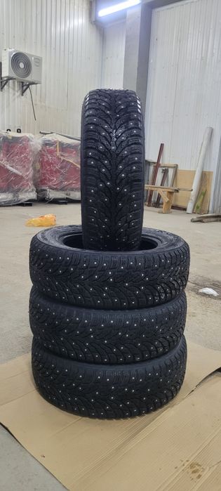 Продам резину шипованую 195/65/15