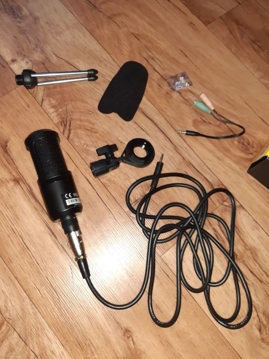 Микрофон проводной новый
